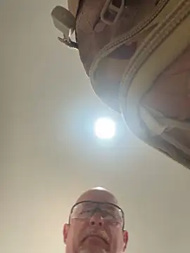 carlospingalinda online show from March 11, 2025, 10:20 pm