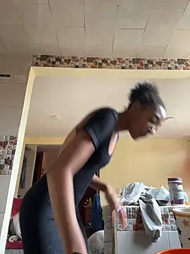 esmeralda-bk online show from April 13, 2026, 8:02 pm