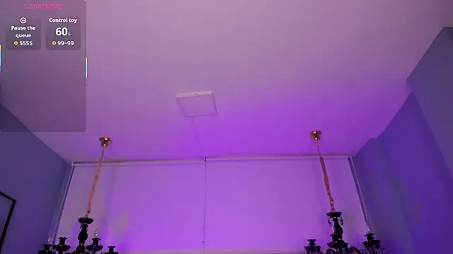 Aitana Hilton  online show from November 19, 2025, 11:43 am