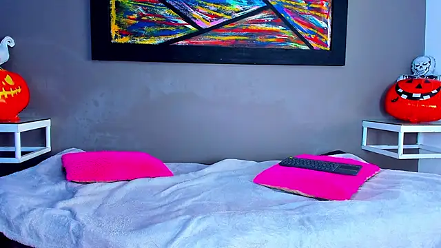 Snapshot of Charlotte_curvy_ chatting on October 31, 2025, 8:16 pm Charlotte curvy online show from October 31, 2025, 8:16 pm