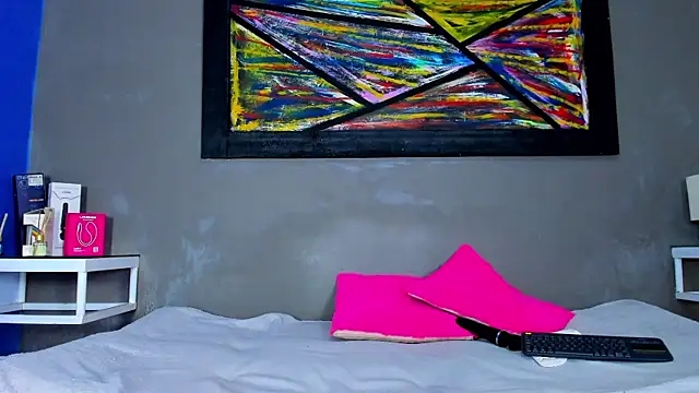 Charlotte curvy  online show from April 9, 2026, 8:26 pm