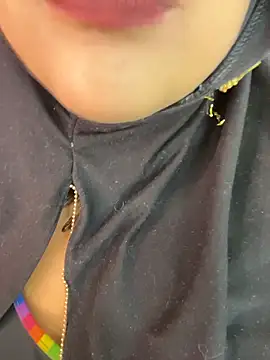 zahra Jalid online show from December 17, 2025, 11:10 pm