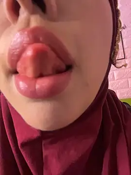 zahra Jalid online show from April 2, 2026, 11:33 pm