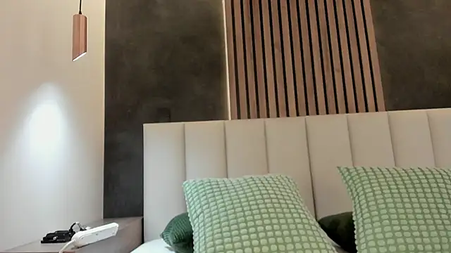 Snapshot of SabrinaSpell_ chatting on October 12, 2025, 11:44 am SabrinaSpell online show from October 12, 2025, 11:44 am