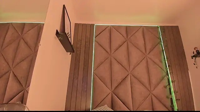 Snapshot of SabrinaSpell_ chatting on November 27, 2025, 11:43 am SabrinaSpell online show from November 27, 2025, 11:43 am