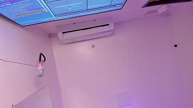 Snapshot of SabrinaSpell_ chatting on October 4, 2025, 11:56 am SabrinaSpell online show from October 4, 2025, 11:56 am