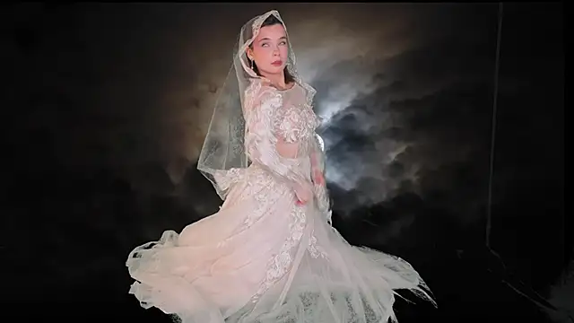 Bella Alita online show from October 31, 2025, 8:05 pm