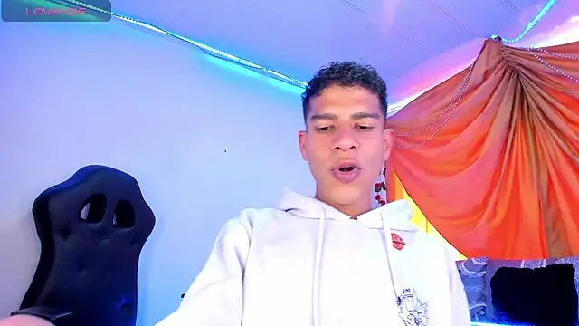 Ethan Boyy online show from November 25, 2025, 5:46 pm