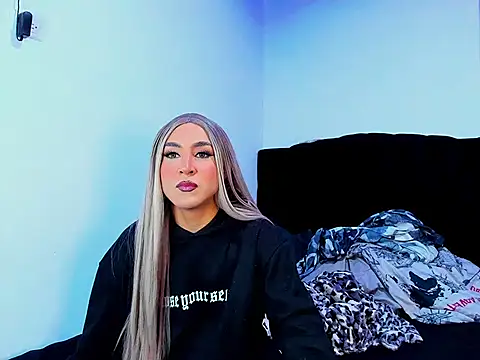 Georgina Giio online show from November 14, 2025, 6:50 am