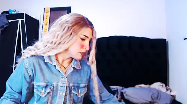 Georgina Giio online show from March 6, 2025, 6:30 am