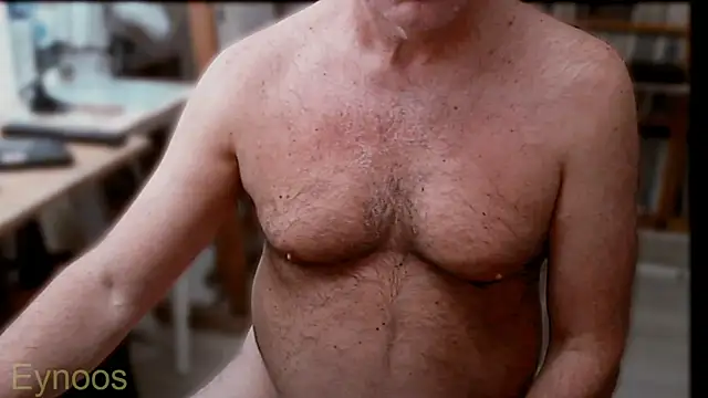 Snapshot of Eynoos_ chatting on September 15, 2025, 8:20 pm Eynoos online show from September 15, 2025, 8:20 pm