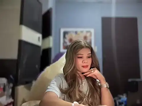 Snapshot of SophiaCourthaway chatting on October 7, 2025, 1:12 pm SophiaCourthaway online show from October 7, 2025, 1:12 pm