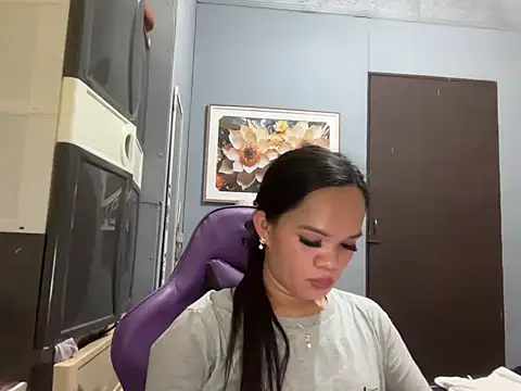 Snapshot of SophiaCourthaway chatting on November 6, 2025, 10:47 pm SophiaCourthaway online show from November 6, 2025, 10:47 pm