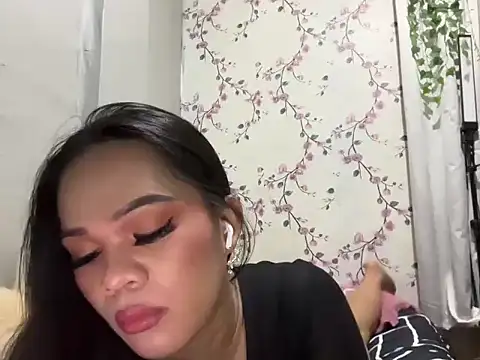 Snapshot of SophiaCourthaway chatting on October 28, 2025, 1:32 pm SophiaCourthaway online show from October 28, 2025, 1:32 pm