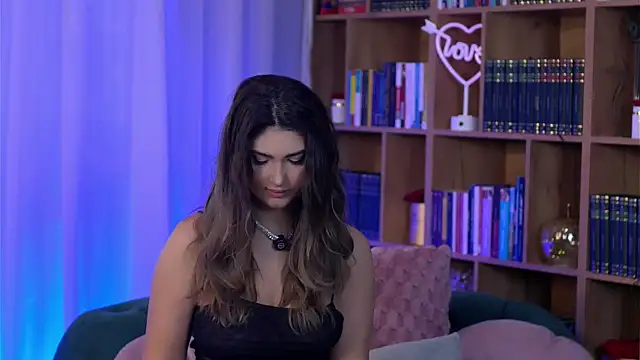 SarahPeach8 online show from January 7, 2026, 1:43 am