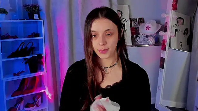 Sahara Shields online show from November 13, 2025, 8:51 am