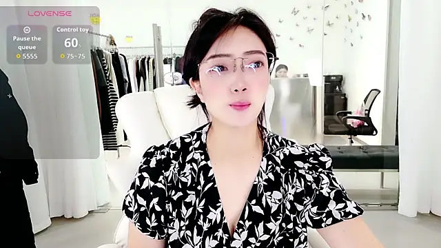 miaomiao-777 online show from October 20, 2025, 2:24 am