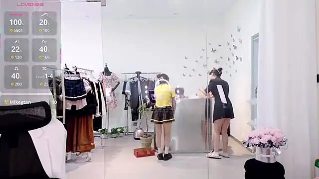 miaomiao-777 online show from May 10, 2026, 11:28 pm
