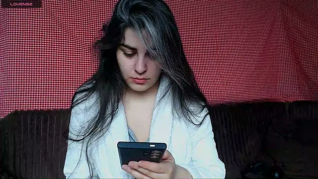  Roselina  online show from March 19, 2026, 6:24 am