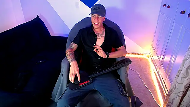 Baan10 online show from March 8, 2025, 8:35 pm