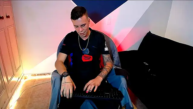 Baan10 online show from March 5, 2025, 9:15 pm