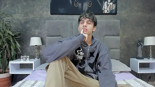 Snapshot of bruce_hans chatting on February 2, 2026, 11:53 am bruce hans online show from February 2, 2026, 11:53 am