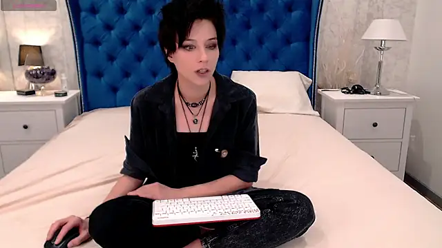 via mayer  online show from October 18, 2025, 1:07 am