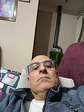 Snapshot of sempreilmio2 chatting on March 17, 2025, 10:08 pm sempreilmio2 online show from March 17, 2025, 10:08 pm