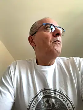 Snapshot of sempreilmio2 chatting on September 18, 2025, 12:30 pm sempreilmio2 online show from September 18, 2025, 12:30 pm