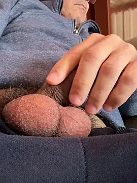 Snapshot of sempreilmio2 chatting on February 14, 2025, 8:42 am sempreilmio2 online show from February 14, 2025, 8:42 am