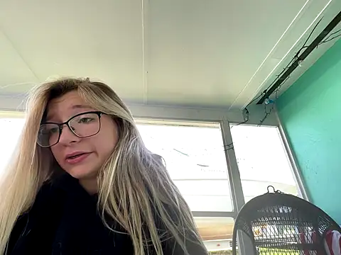 Snapshot of Hatgirl69 chatting on October 1, 2025, 9:07 pm Hatgirl69 online show from October 1, 2025, 9:07 pm