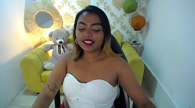 Snapshot of madelein_m chatting on March 7, 2025, 8:00 pm madelein m online show from March 7, 2025, 8:00 pm