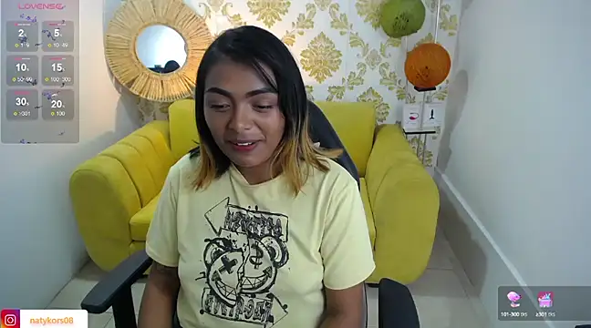Snapshot of madelein_m chatting on February 23, 2025, 12:30 am madelein m online show from February 23, 2025, 12:30 am