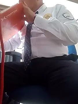 Snapshot of Jinenez chatting on November 15, 2025, 9:30 pm Jinenez online show from November 15, 2025, 9:30 pm