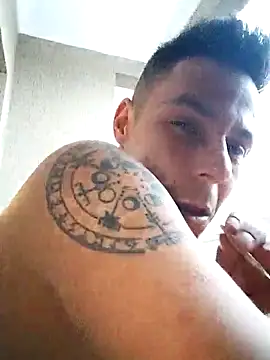 Santanacumxplod online show from March 12, 2025, 9:35 pm