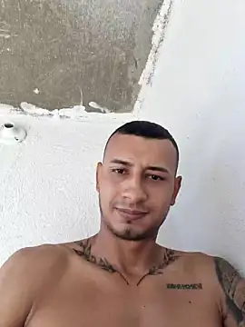 Snapshot of DrakeVega chatting on February 8, 2025, 3:10 pm DrakeVega online show from February 8, 2025, 3:10 pm