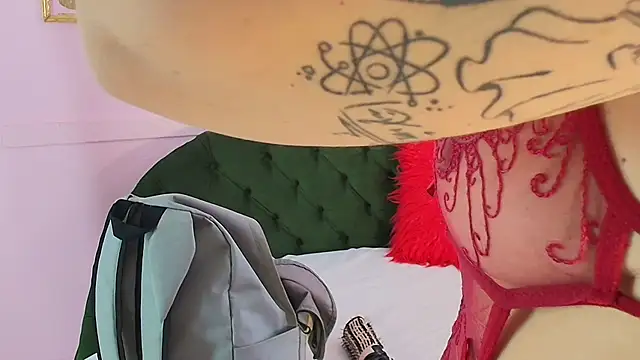 Snapshot of scarlette69 chatting on November 16, 2025, 7:51 pm scarlette69 online show from November 16, 2025, 7:51 pm