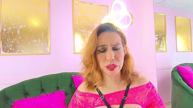 Snapshot of scarlette69 chatting on October 1, 2025, 8:24 pm scarlette69 online show from October 1, 2025, 8:24 pm