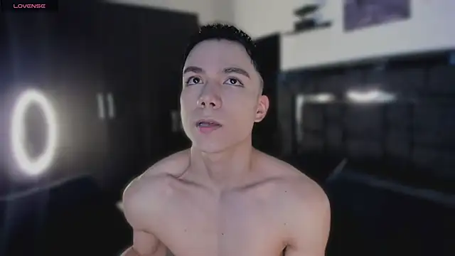 alanblack1 online show from April 3, 2026, 3:29 pm