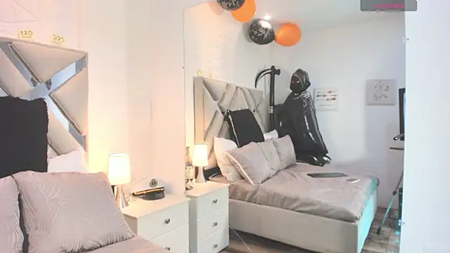 raquell moore online show from October 21, 2025, 12:15 pm