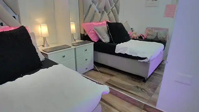 raquell moore online show from February 7, 2026, 4:04 pm