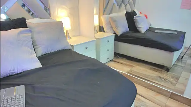 raquell moore online show from April 14, 2026, 12:10 pm