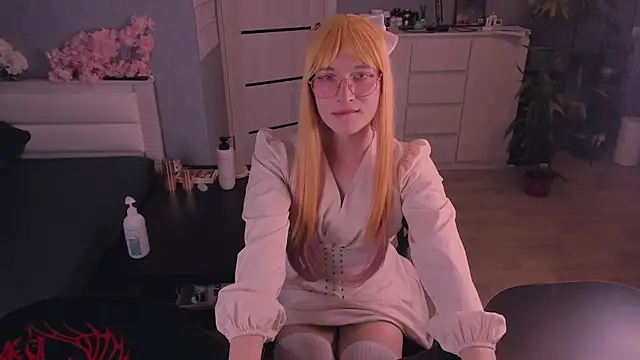 foxy jpg online show from April 12, 2026, 9:07 pm