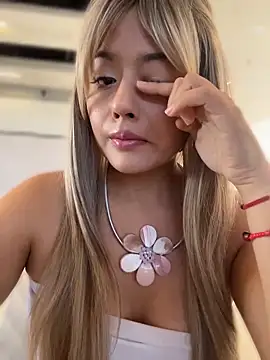 monicavictoria1301 online show from June 6, 2026, 2:11 pm