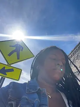 xoxoHotCoCo online show from April 13, 2026, 3:38 pm