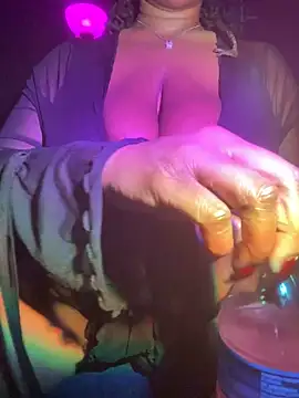 Snapshot of xoxoHotCoCo chatting on February 19, 2025, 3:50 am xoxoHotCoCo online show from February 19, 2025, 3:50 am