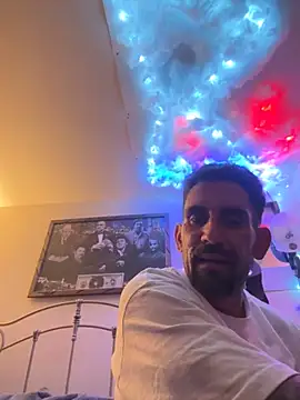 hornycouple818 online show from November 9, 2025, 5:33 am