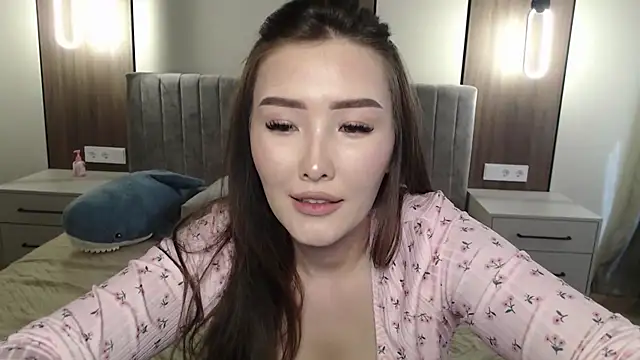 mystiksirenn online show from March 21, 2026, 8:15 am