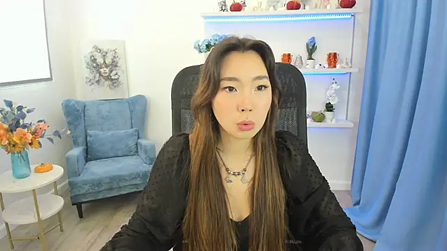 Snapshot of AnnaReyla chatting on October 26, 2025, 11:21 am AnnaReyla online show from October 26, 2025, 11:21 am