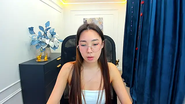 Snapshot of AnnaReyla chatting on November 27, 2025, 11:32 am AnnaReyla online show from November 27, 2025, 11:32 am